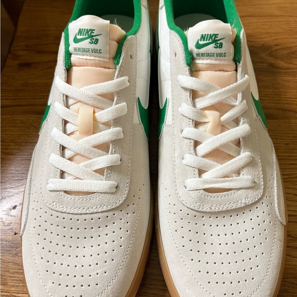 Nike SB Heritage Vulc White and Green Sneakers - Picture 1 of 6